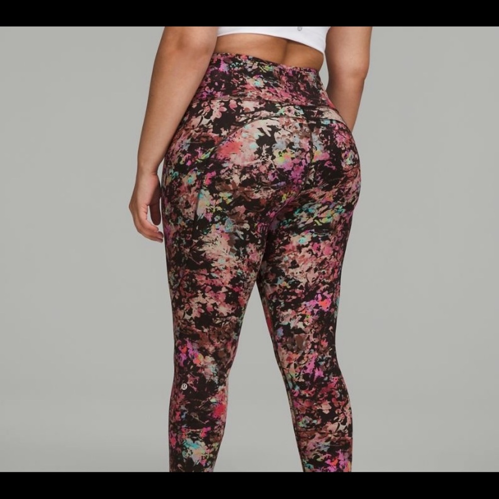 NWOT Lululemon Fast Free HR Tight 28” Nulux Stencil Blossom Multi